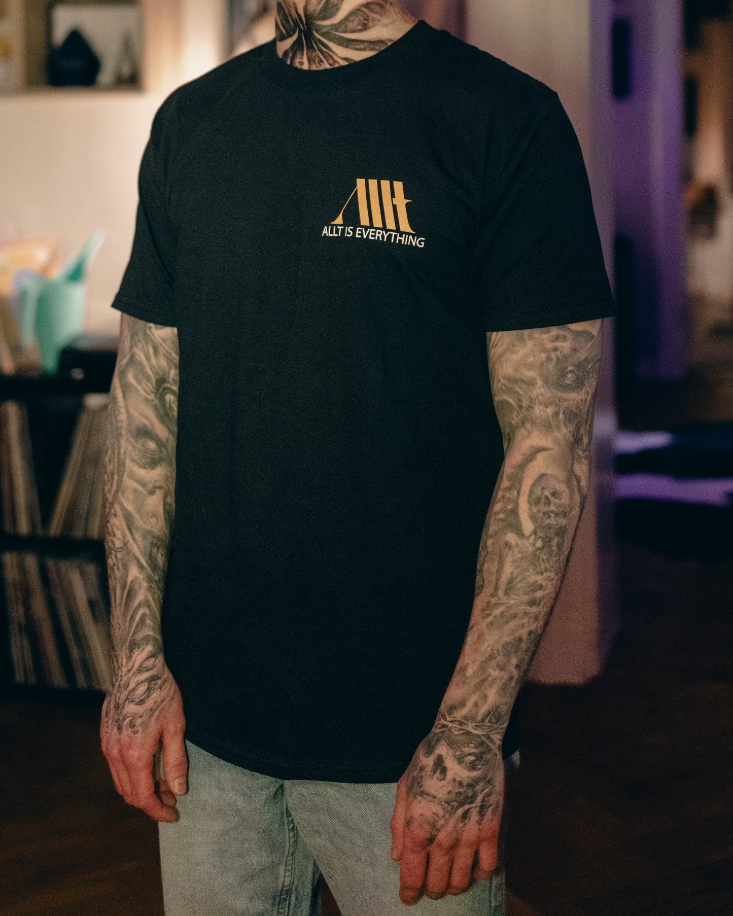 Allt is Everything Tee